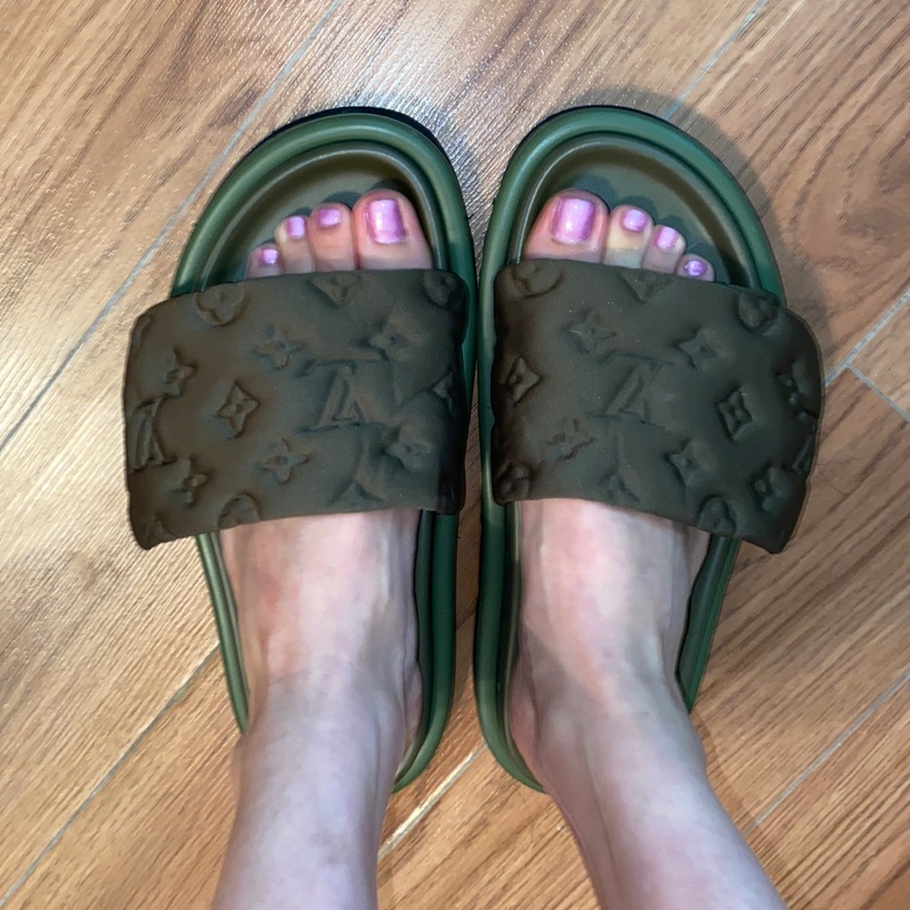 Louis Vuitton Slipper/Mule Unisex Size 38